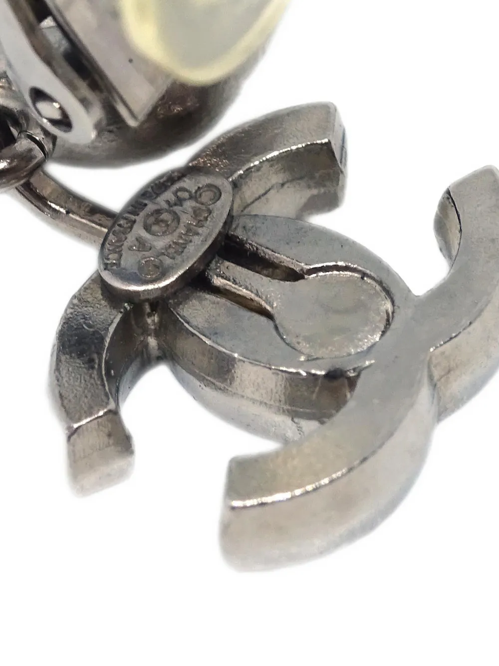 Pre-owned Chanel 2004 Heart-shaped Cc Earrings