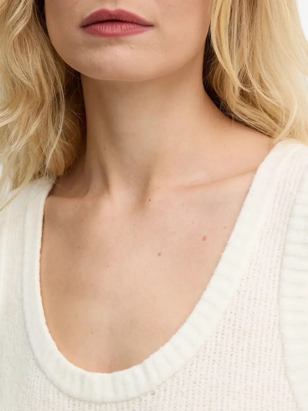 American Vintage Mouwloze top met diepe ronde hals Beige