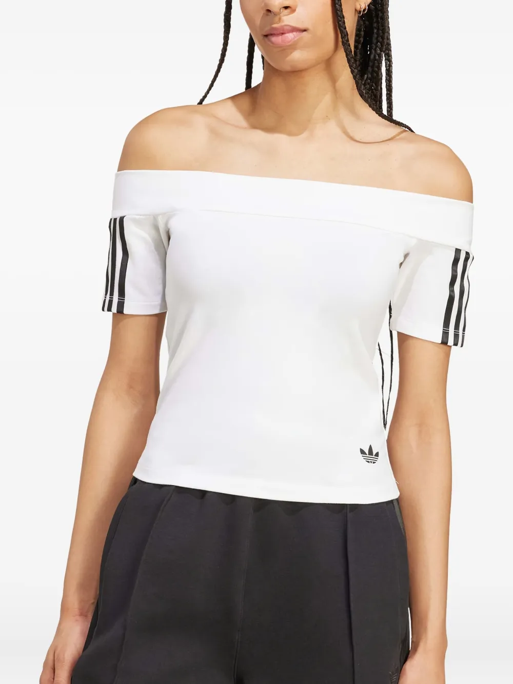 adidas 3-Stripes off-shoulder top | Chalecos y camisetas | Image 2