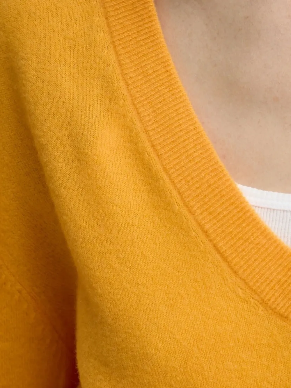 American Vintage V-neck wool-cashmere blend sweater Oranje