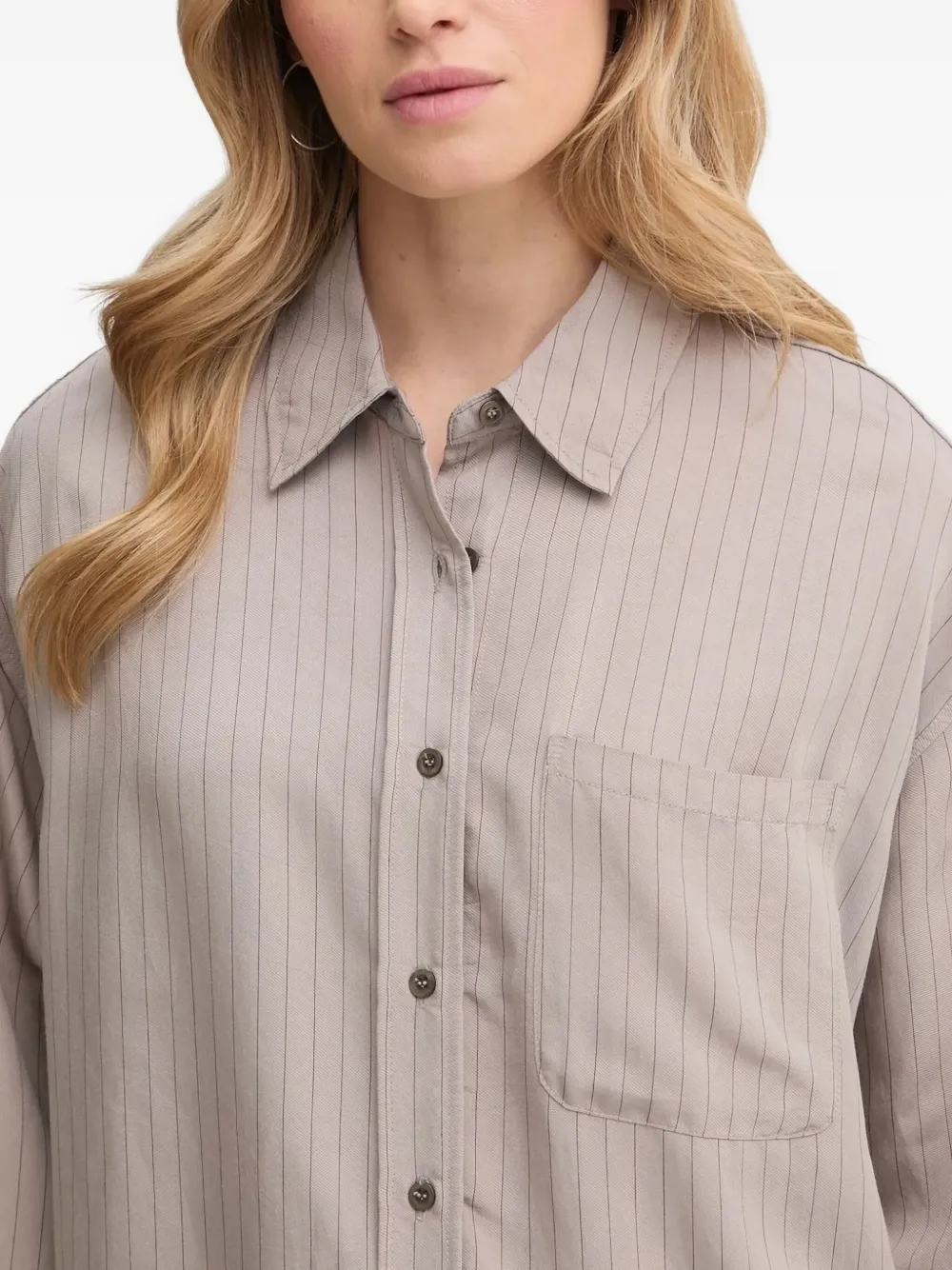 American Vintage Blouse met krijtstreep en knopen Beige