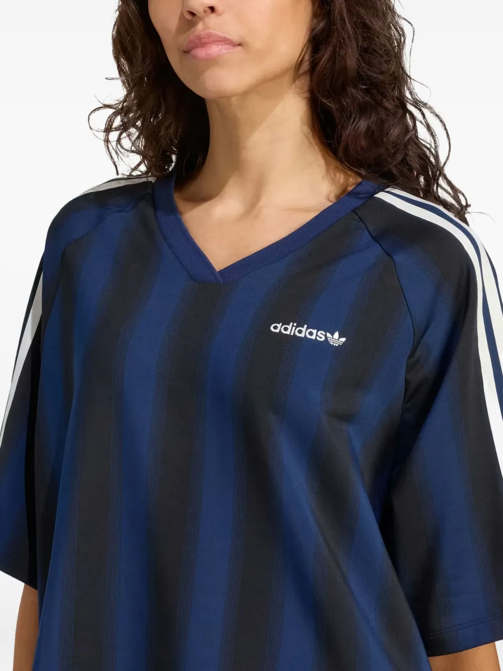 adidas striped v-neck T-shirt Blauw