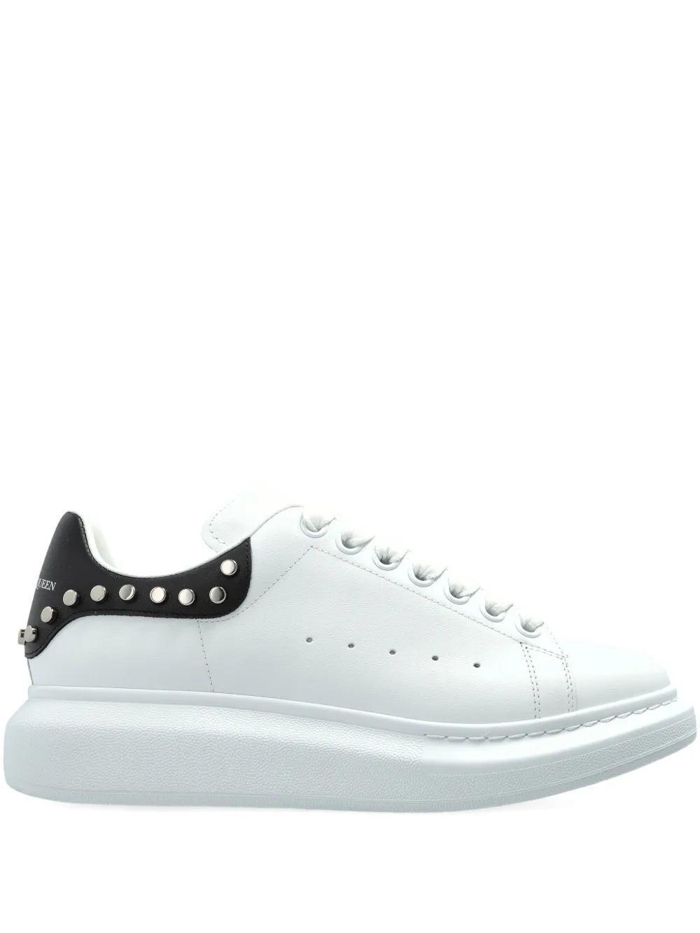 Alexander McQueen スタッズ プラットフォーム スニーカー - ホワイト Alexander McQueen スタッズ プラットフォーム スニーカー - ホワイト