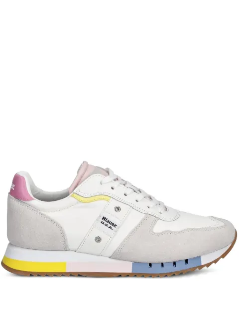 Blauer tenis de piel con paneles