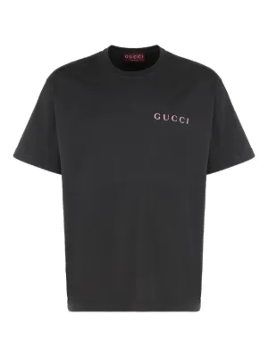 【グッチ】 T-Shirts & Vests - T-Shirts Tシャツ・カットソー Gucci T-Shirts & Vests for Men | Gucci Logo Shirt | FARFETCH