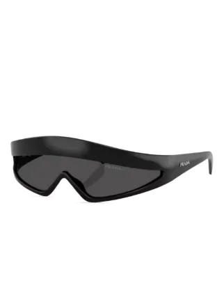PRADA SPR 03H シールドシェイプ サングラス ブラック ケース付 Prada Eyewear シールドサングラス | ブラック | FARFETCH JP