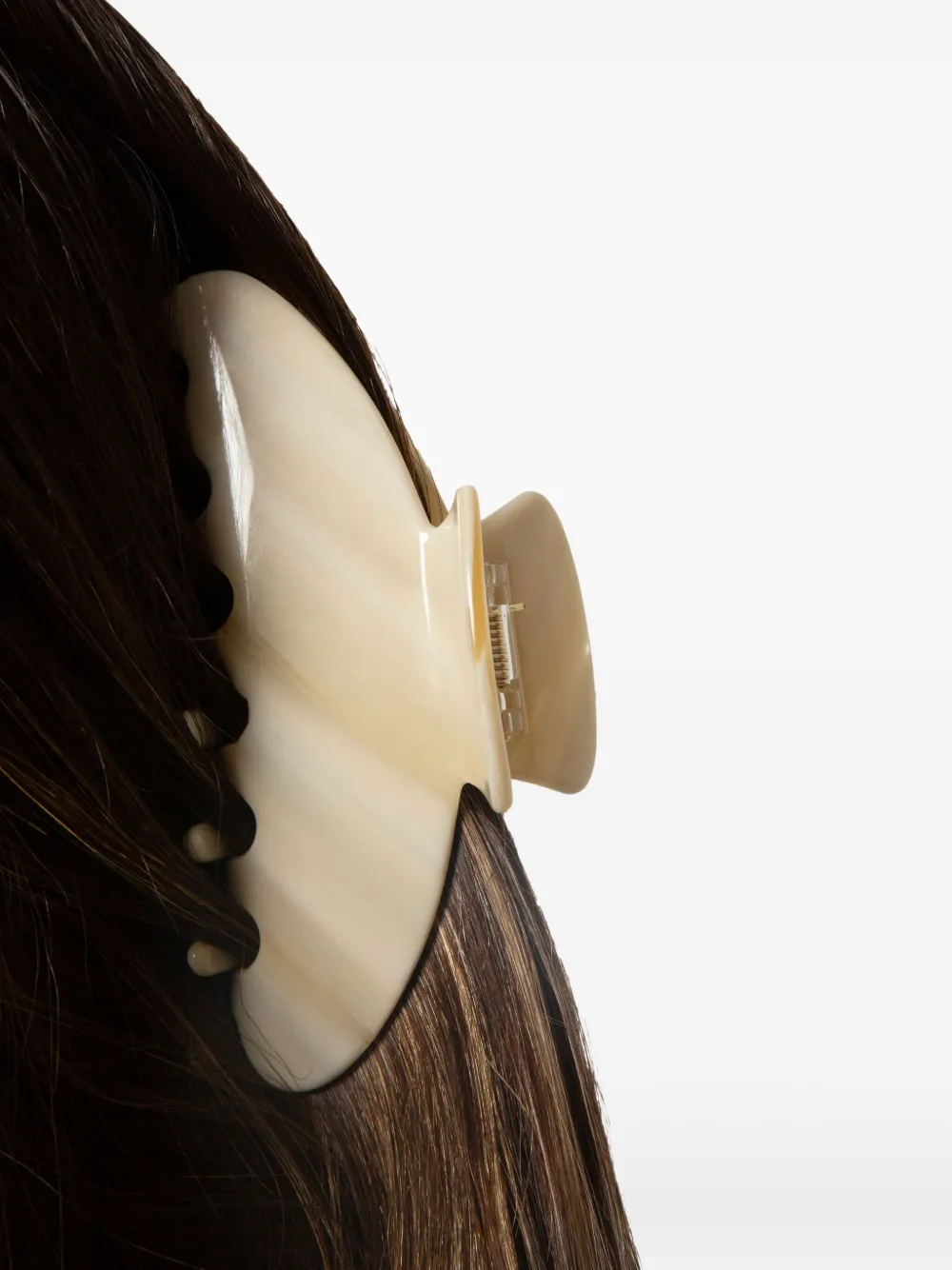 Salt & Wave Swirl-effect Hair Clip In Neutral