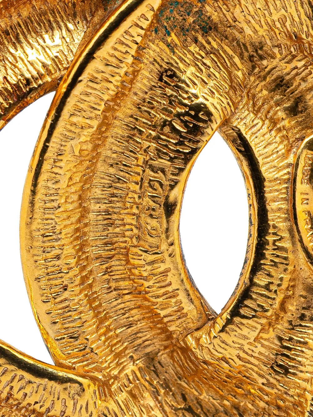 Pre-owned Chanel 1970-1980 Gold Plated Cc Quilted Brooch Costume Brooch