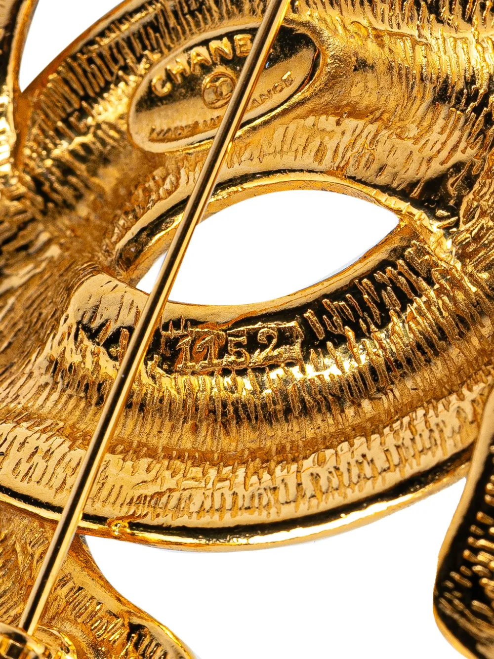 Pre-owned Chanel 1970-1980 Gold Plated Cc Quilted Brooch Costume Brooch
