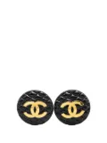 CHANEL Pre-Owned 1980-1990 Resin Quilted CC Button Clip On Earrings costume earrings - Black