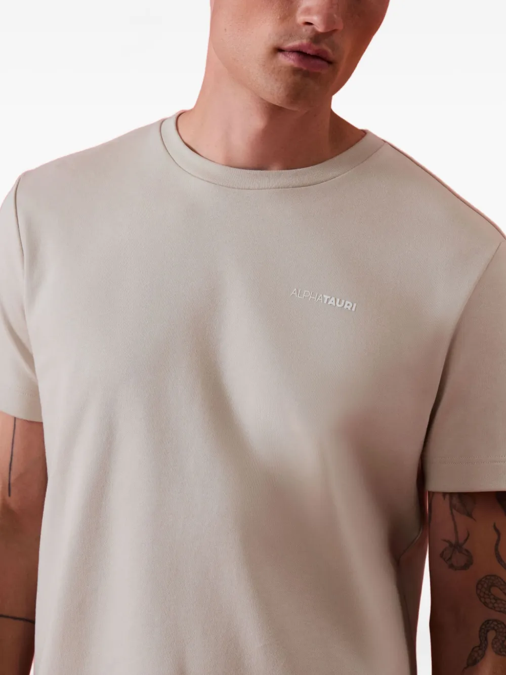 Alphatauri Jivy T-shirt met logoprint Beige