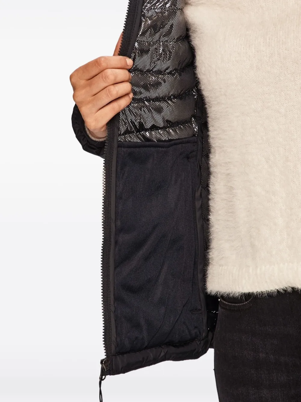 Columbia Hooded Chevron-quilted Puffer Jacket In Black