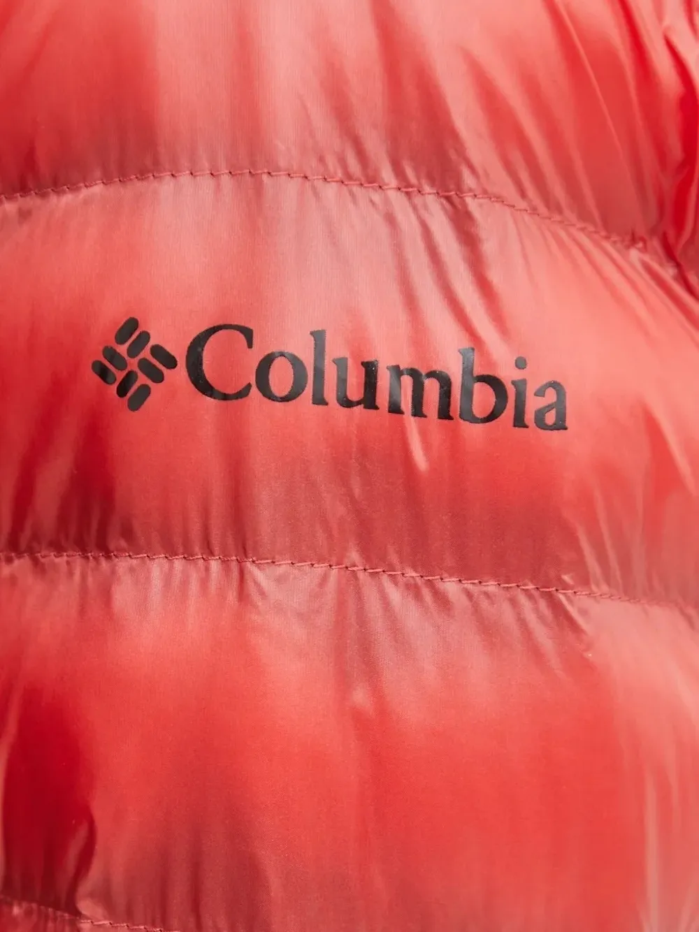 Columbia Labyrinth Loop Hooded Quilted Jacket In Red