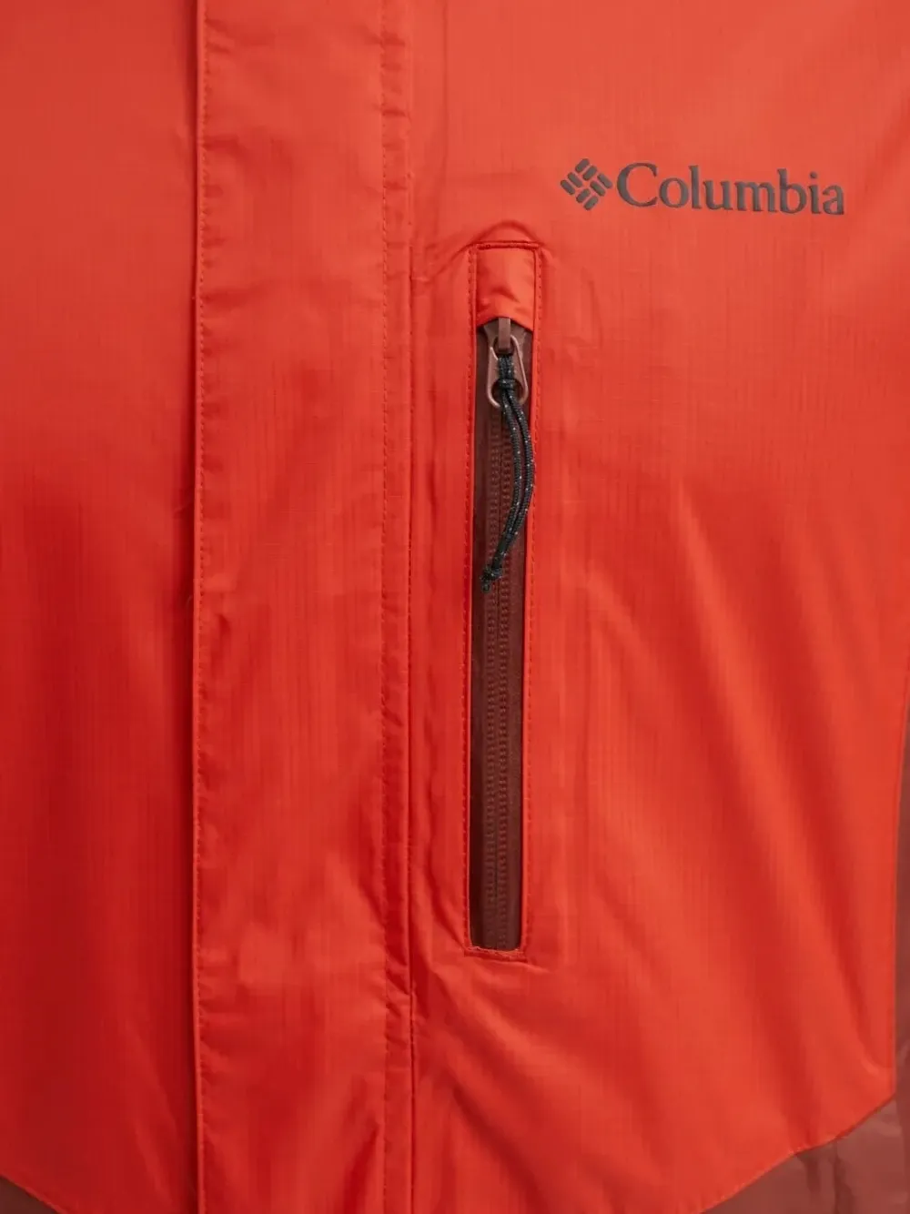 Columbia two-tone hooded lightweight jacket Rood