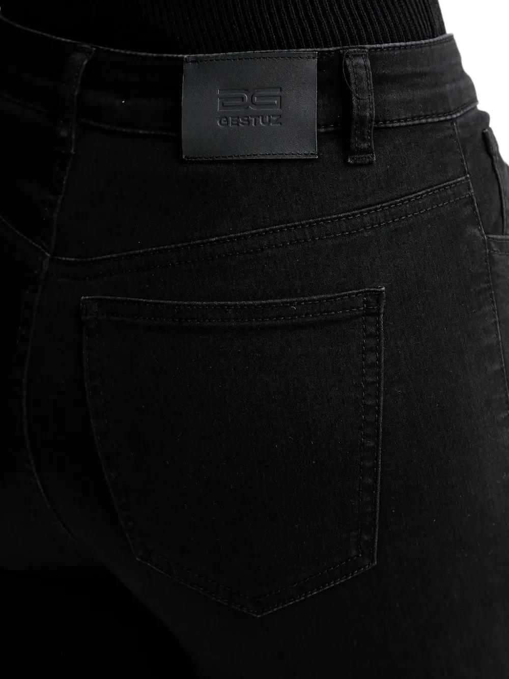 Gestuz GZemily cropped jeans Zwart