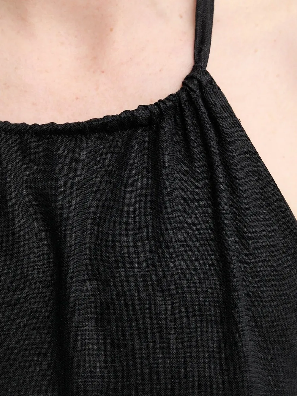 Gestuz GZizza halterneck midi dress Zwart