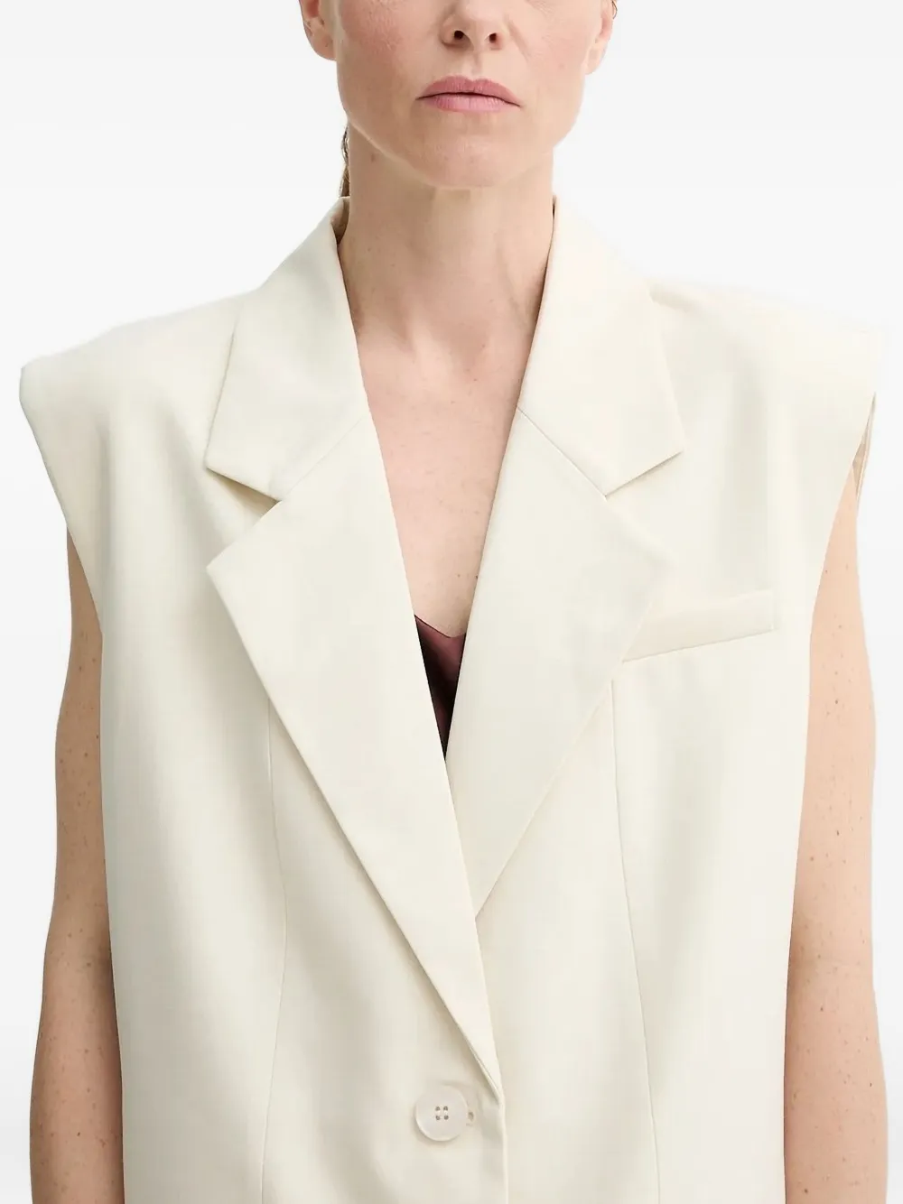 Gestuz Bodywarmer met gewatteerde schouders Beige