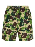A BATHING APE® camouflage-print bermuda shorts - Green