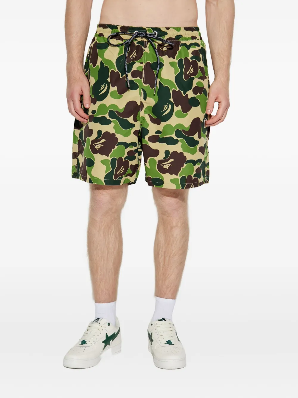 A BATHING APE Bermuda shorts met print Groen