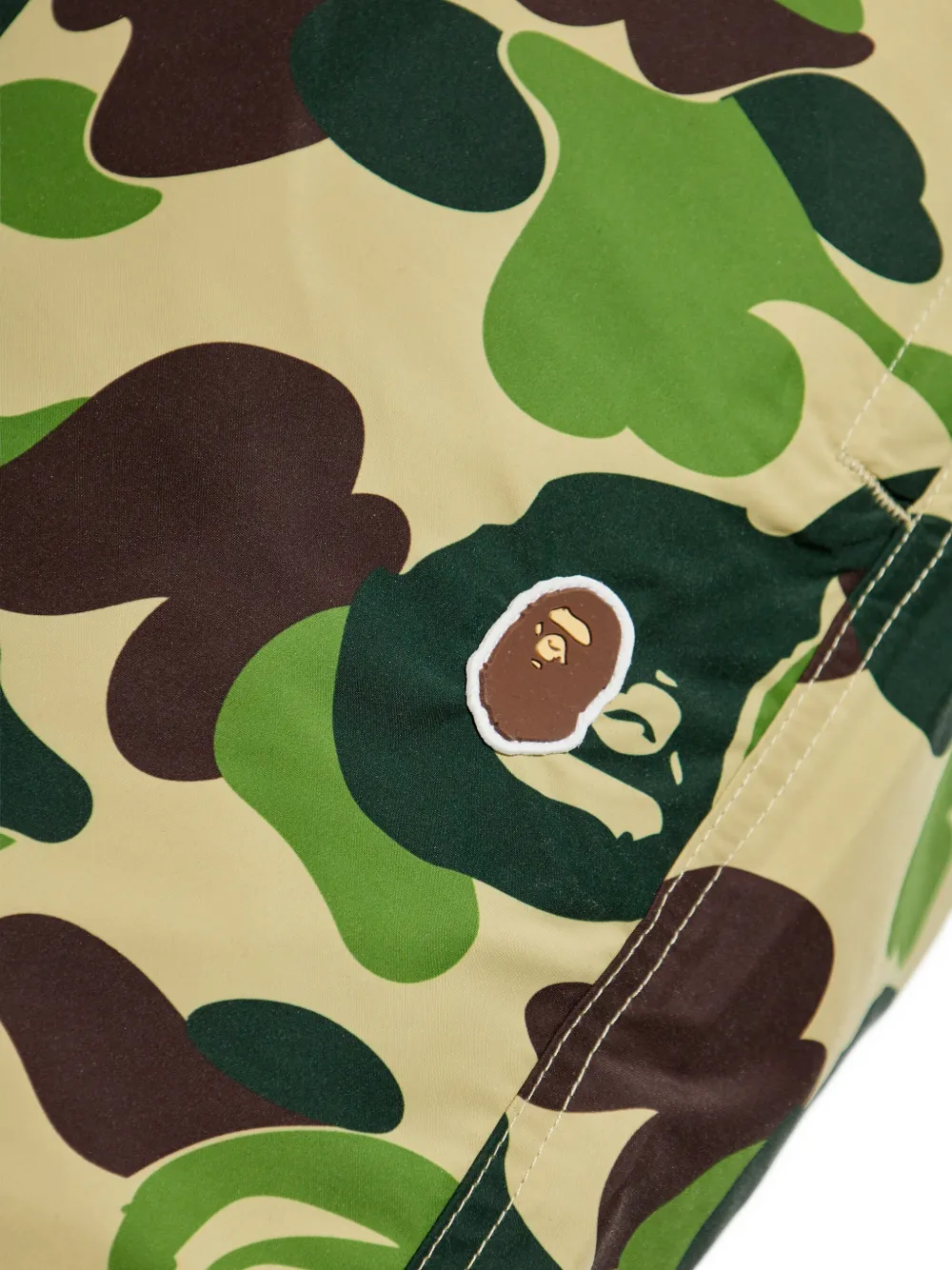 A BATHING APE Bermuda shorts met print Groen
