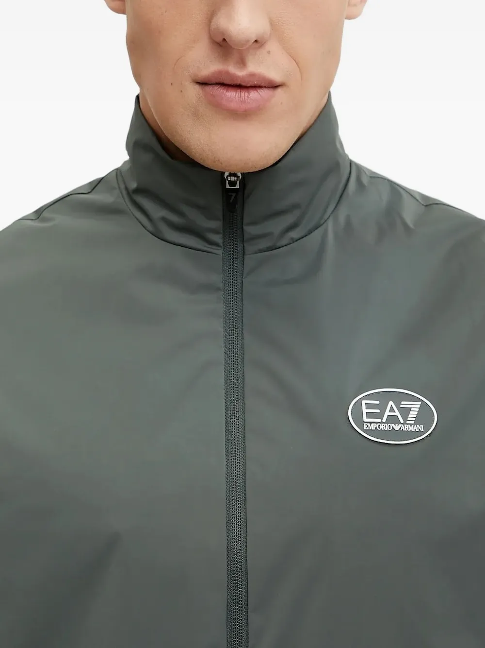 Ea7 Emporio Armani logo-patch zip-up jacket Groen