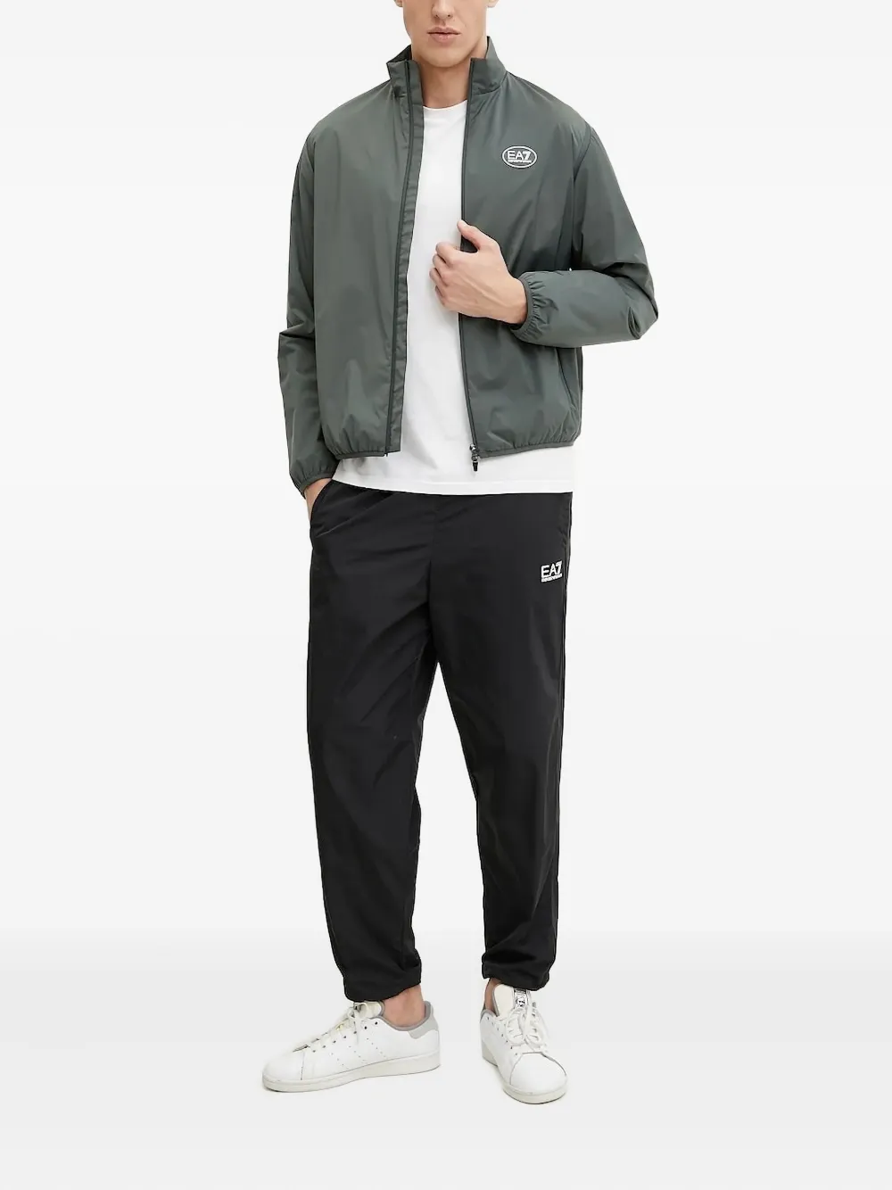 Ea7 Emporio Armani logo-patch zip-up jacket Groen