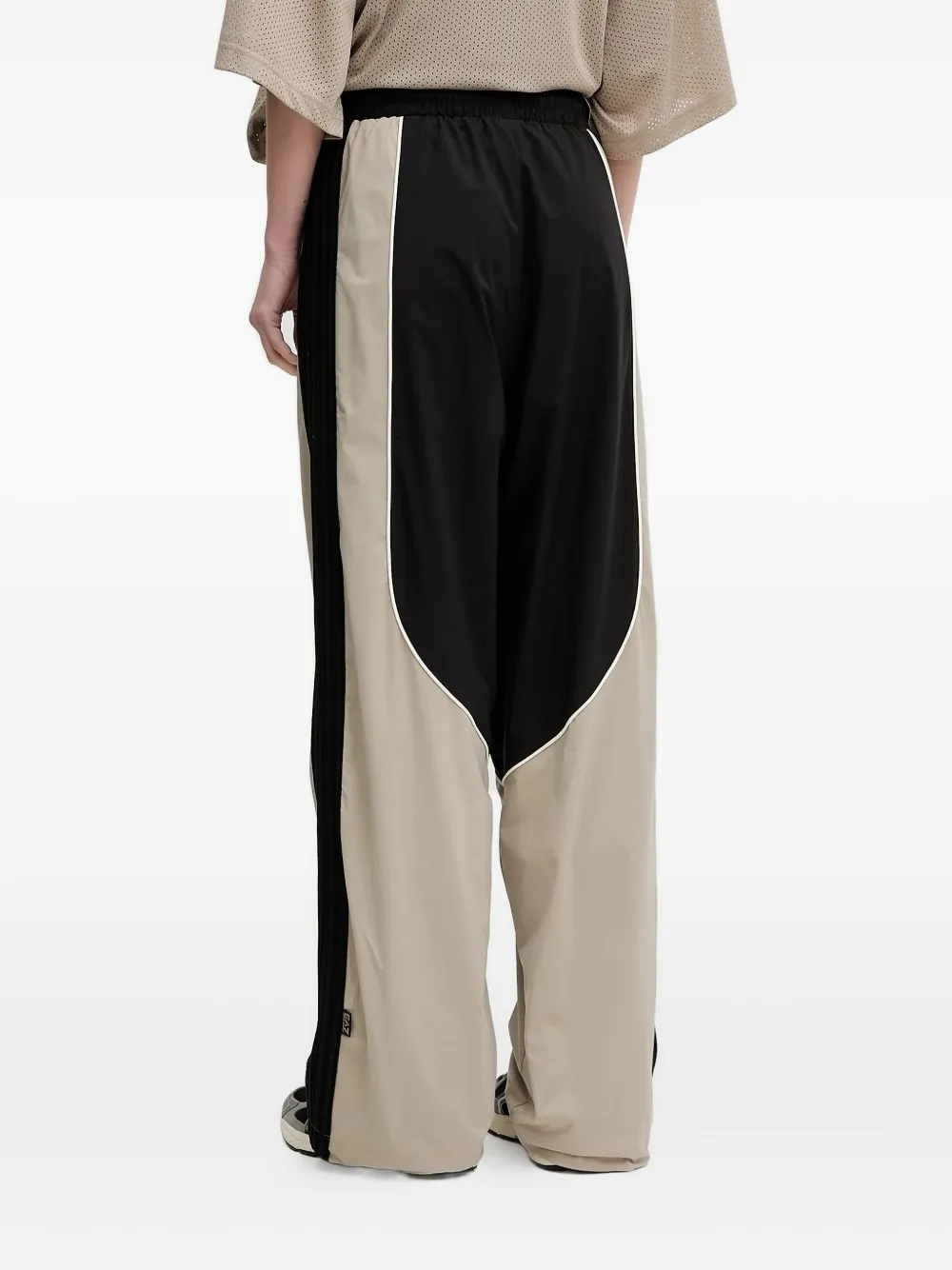Ea7 Emporio Armani Broek met zijstreep en vlakken - Zwart