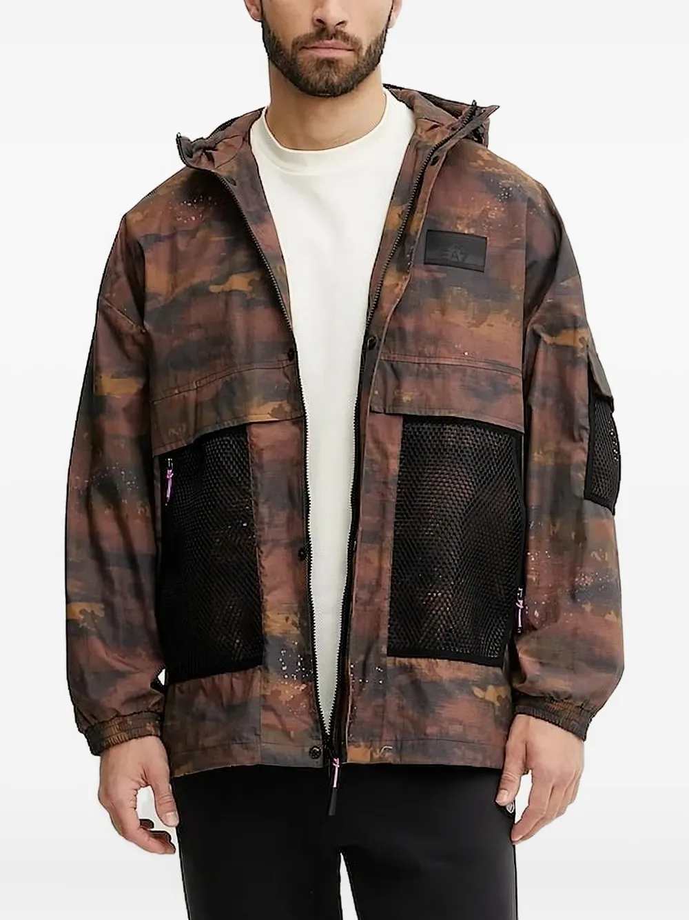 Ea7 Emporio Armani Jack met camouflageprint en mesh vlak Bruin