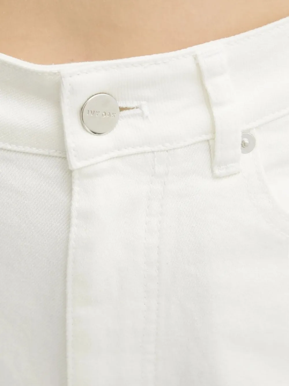 Ivy & Oak Button-fastening Shorts In White