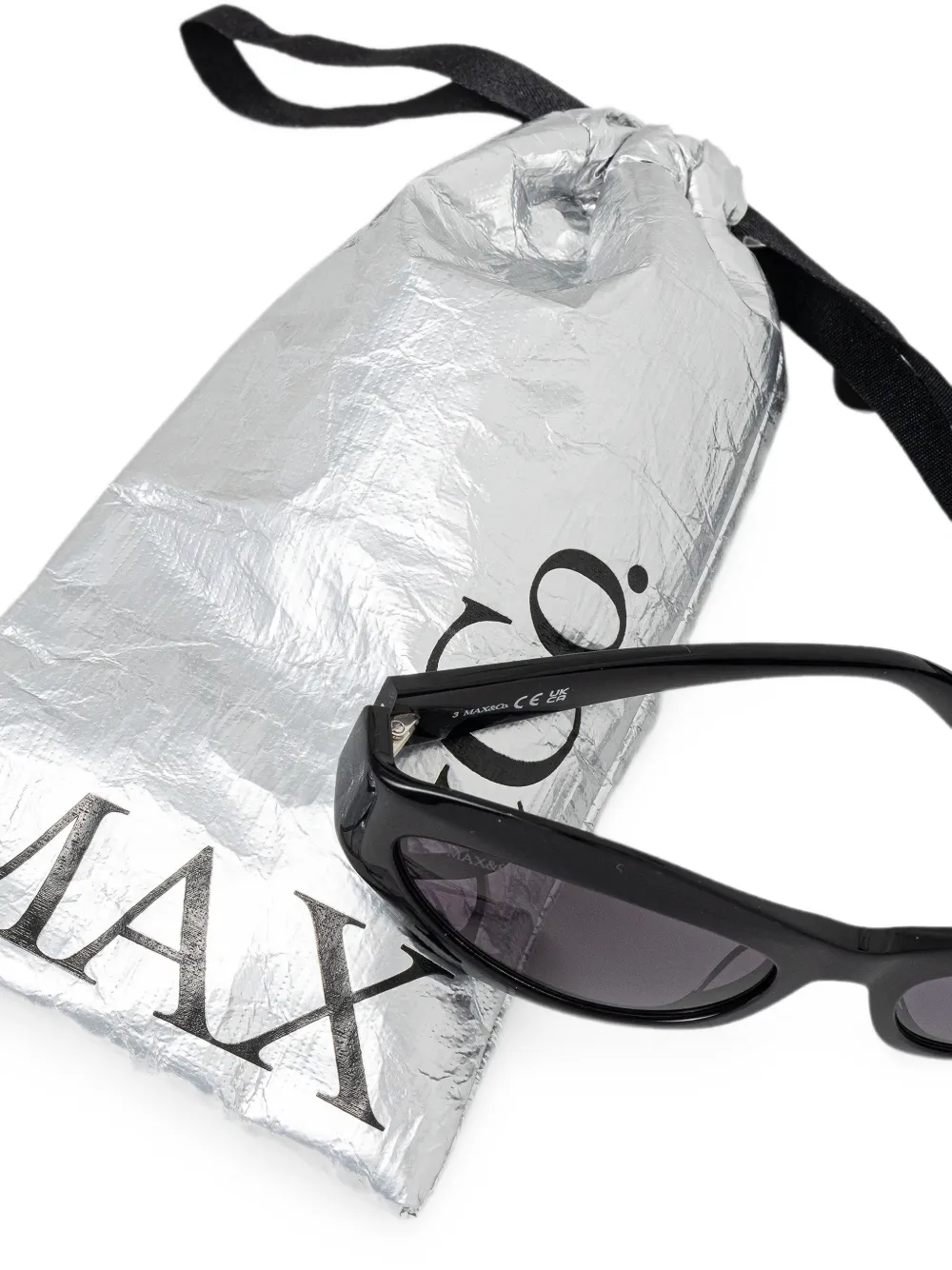 Oakley Zonnebril met ovalen montuur Zwart