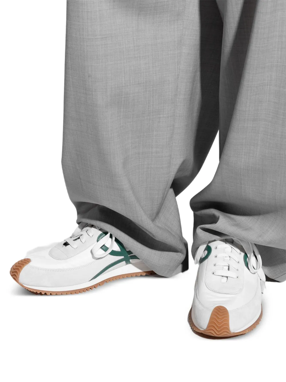 LOEWE ロゴ スニーカー | ホワイト | FARFETCH JP