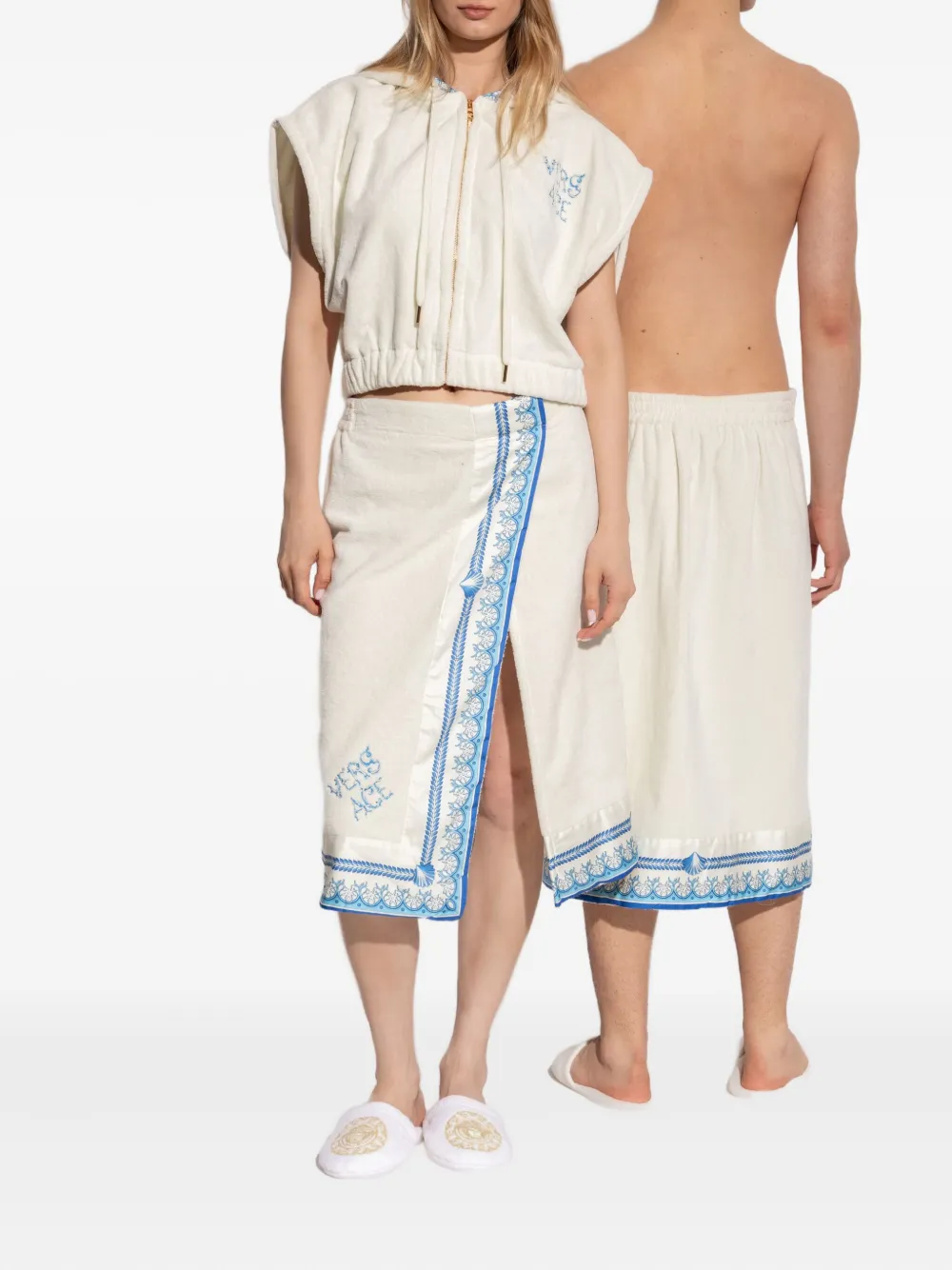 Versace Underwater Barocco Wrap Towel In Blue