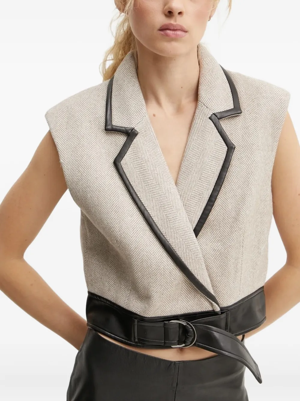 Bruuns Bazaar Belted Herringbone Top In Neutral