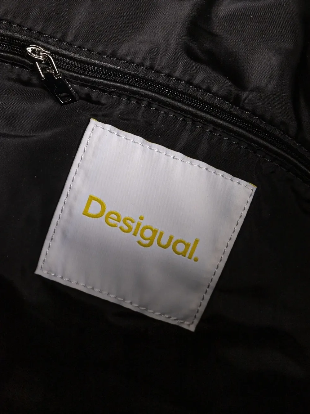 Desigual Zip-closure Chain-strap Shoulder Bag In Black