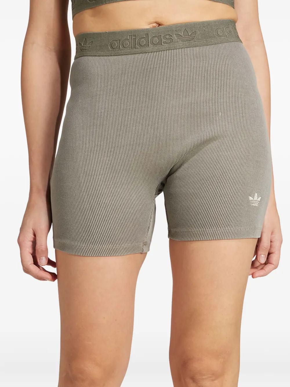 adidas Essentials Rib 1 4 shorts met logoband Groen