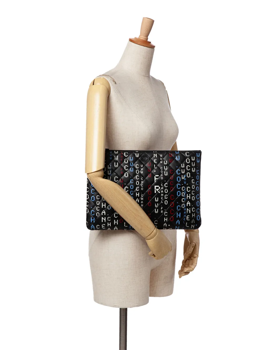 CHANEL Pre-Owned 2017-2018 Large Quilted Lambskin Data Center O Case clutch bag | Pre-Owned | Image 2