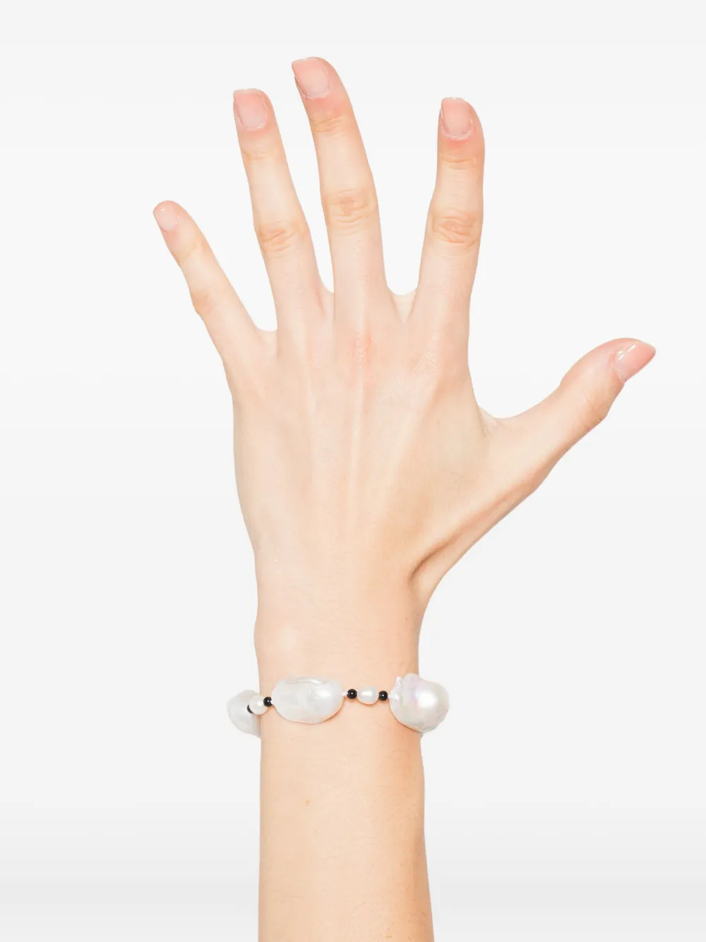 Gohar World pulsera Host en plata de ley con ónix y perla | Joyas de lujo | Image 2