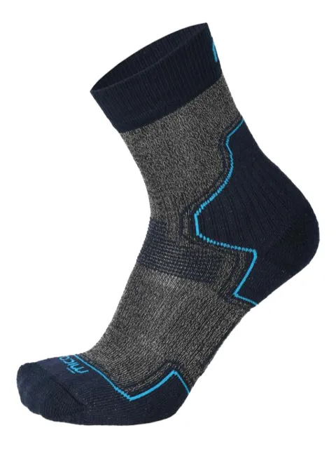 Mico Light Weight Extra Dry Hike Crew ankle socks