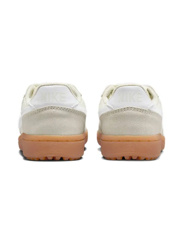 Nike Kids スエード スニーカー | ホワイト | FARFETCH JP