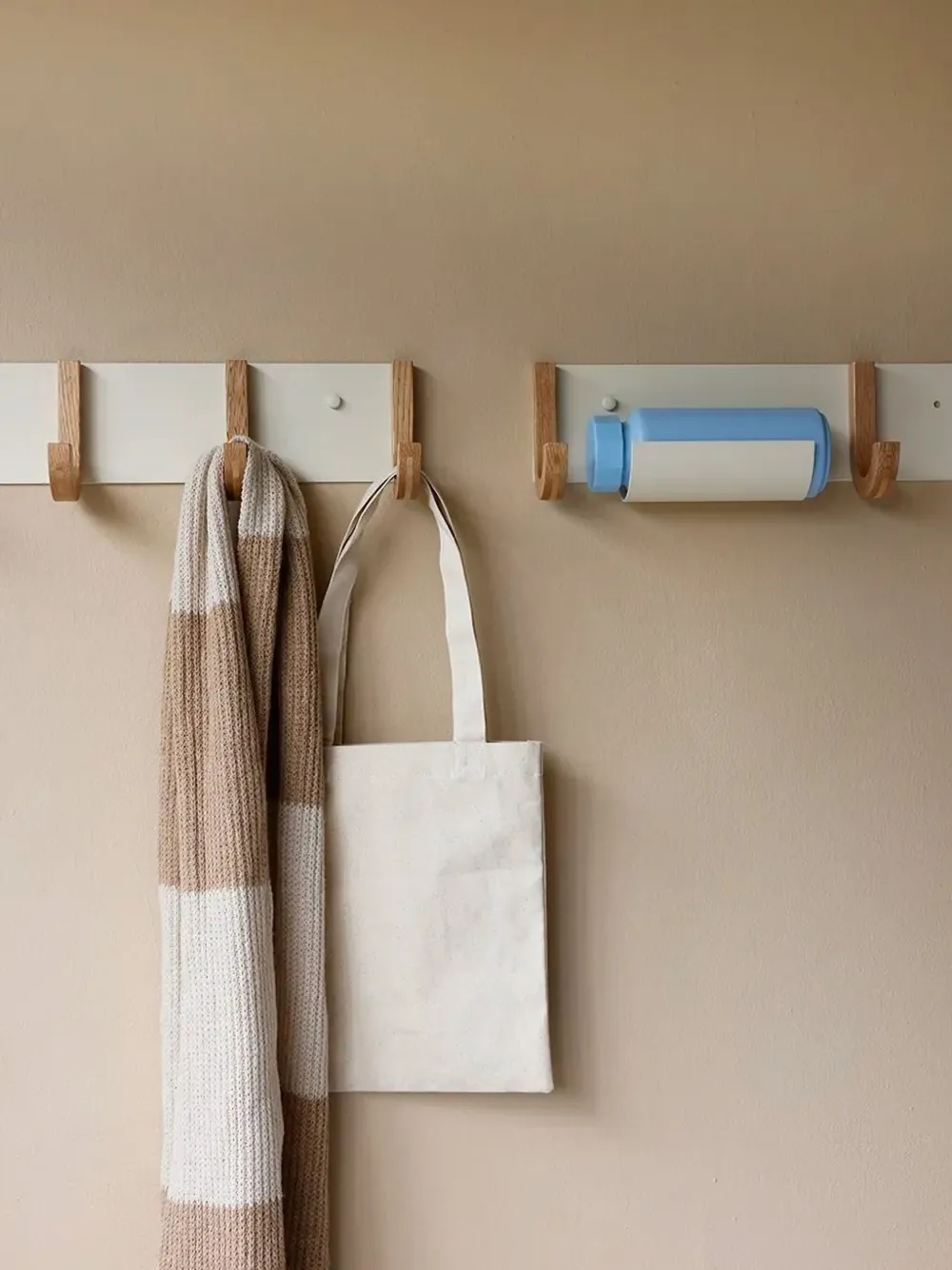  Design Letters Appendiabiti Jay Rack 4 In Legno Di Quercia (43cm) - Bianco 