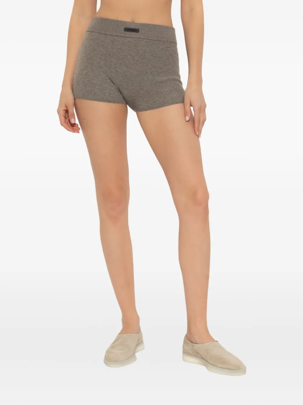 FEAR OF GOD ESSENTIALS Ribgebreide shorts Bruin