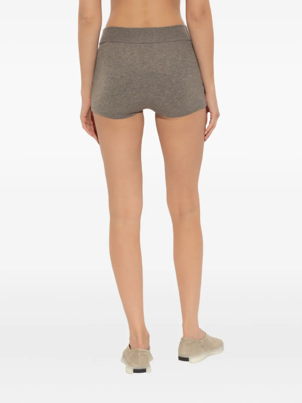 FEAR OF GOD ESSENTIALS Ribgebreide shorts Bruin