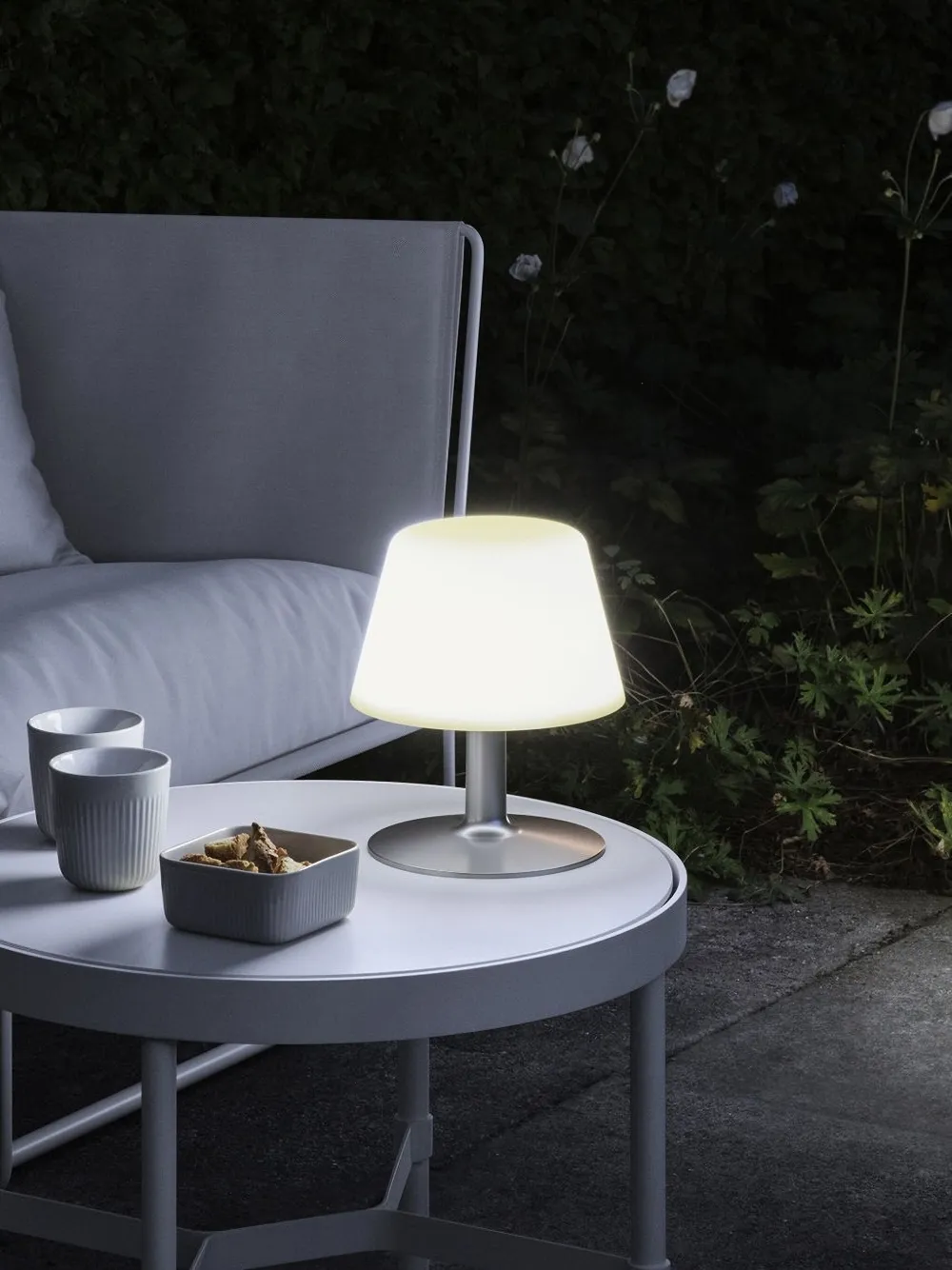 EVA SOLO Sunlight Solar Cell koepelvormige basislamp - Grijs