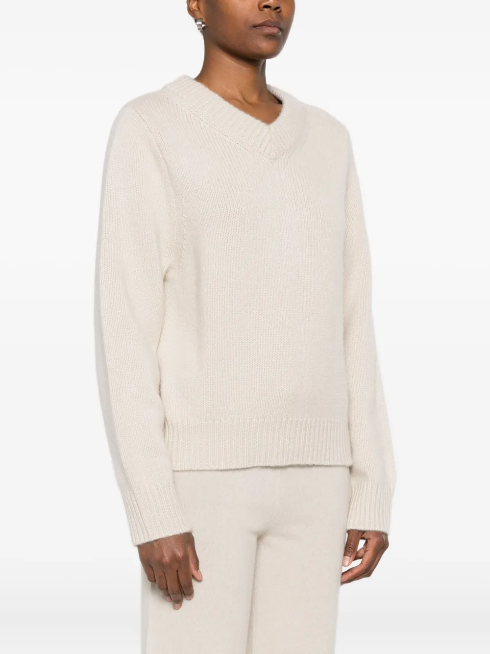 Soft Goat Chunky-knit V-neck Jumper In Neutral