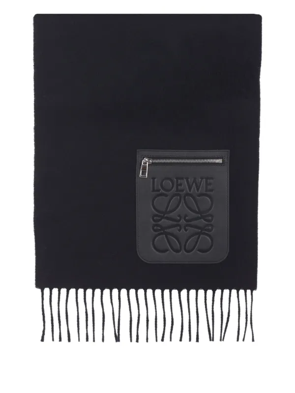 【関税込＆追跡】LOEWE ロゴパッチ フリンジ スカーフ LOEWE フリンジ スカーフ | ブラック | FARFETCH JP