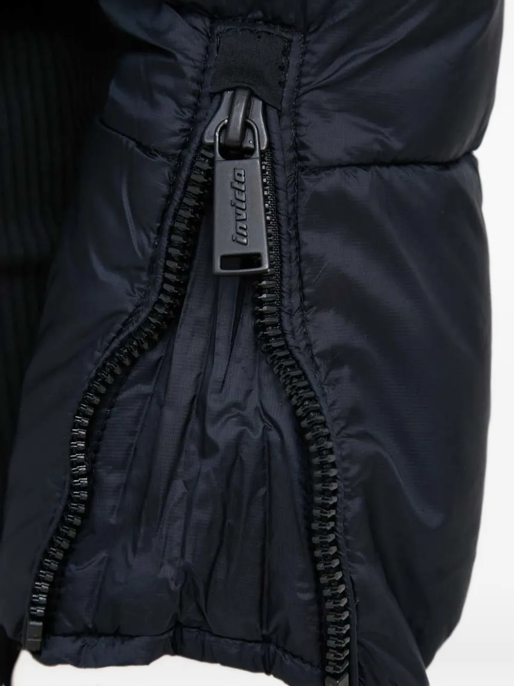 Invicta Quilted-pattern Jacket In Black