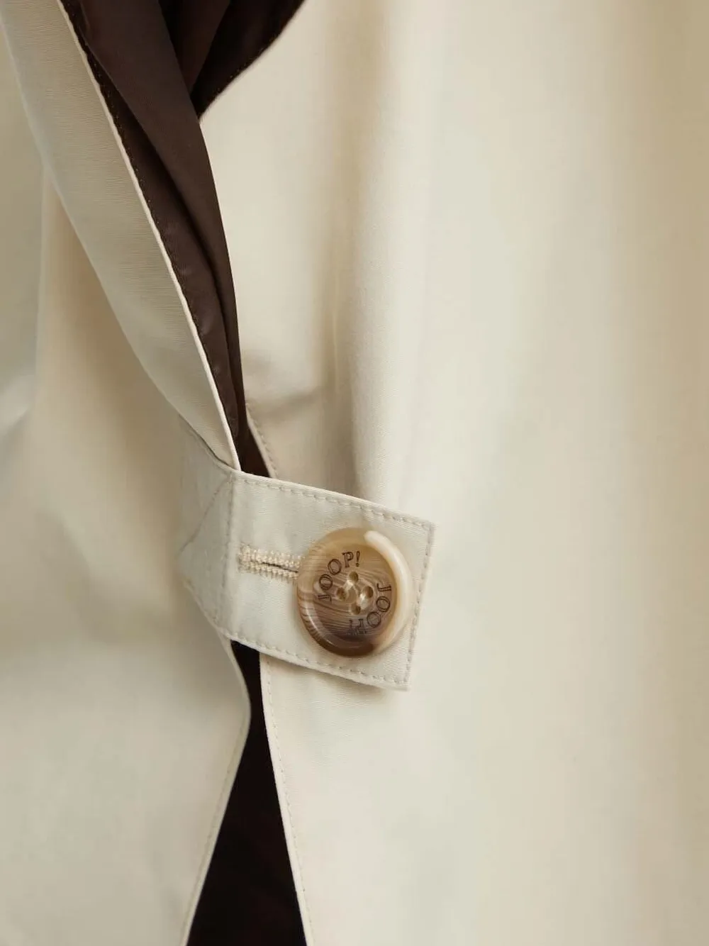 Joop! Cape met dubbele rij knopen Beige
