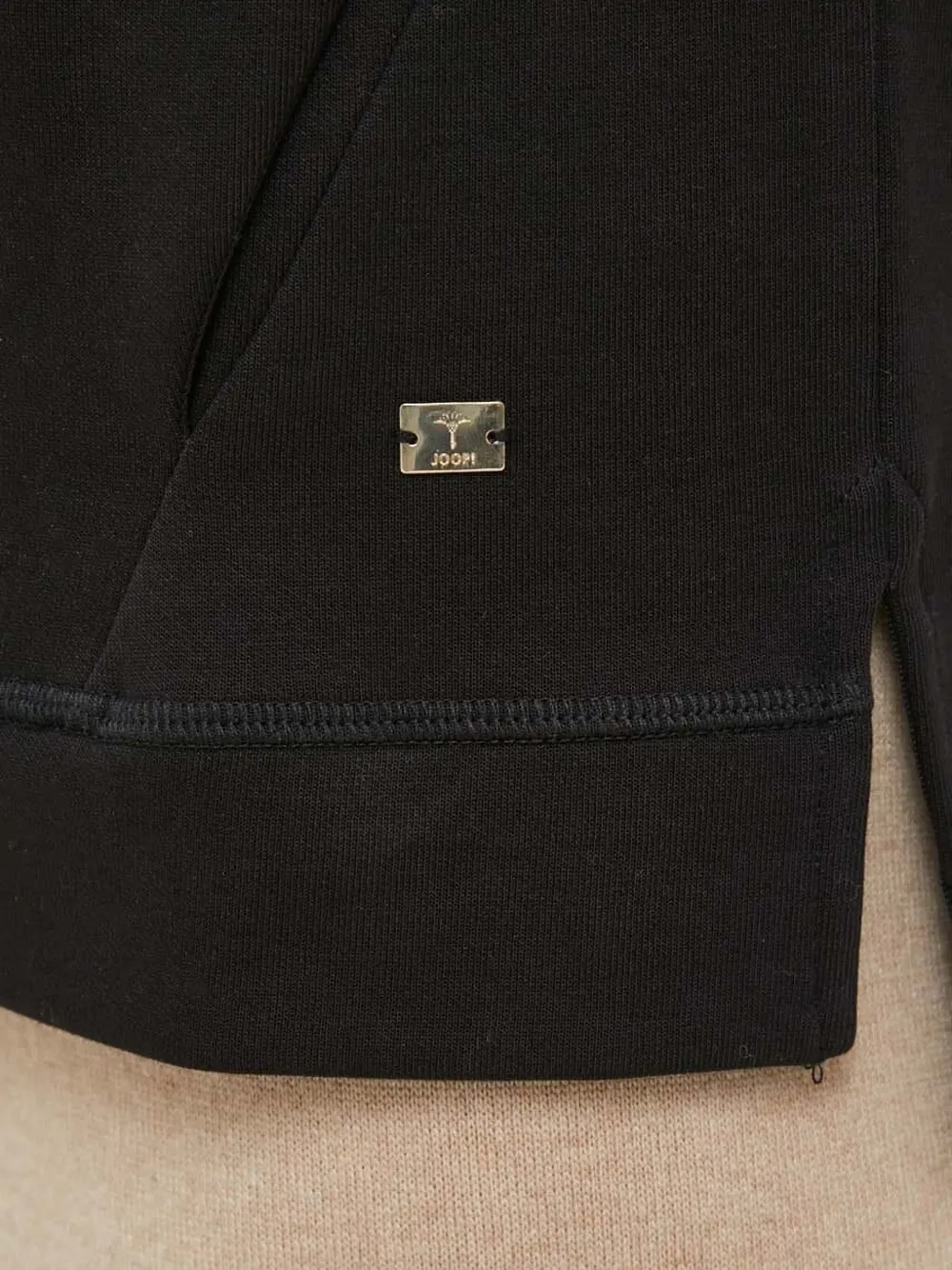 Joop! Top met capuchon en split Zwart