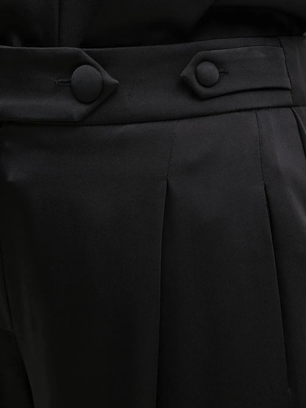 La Mania Pleated-front Tailored Trousers In Black