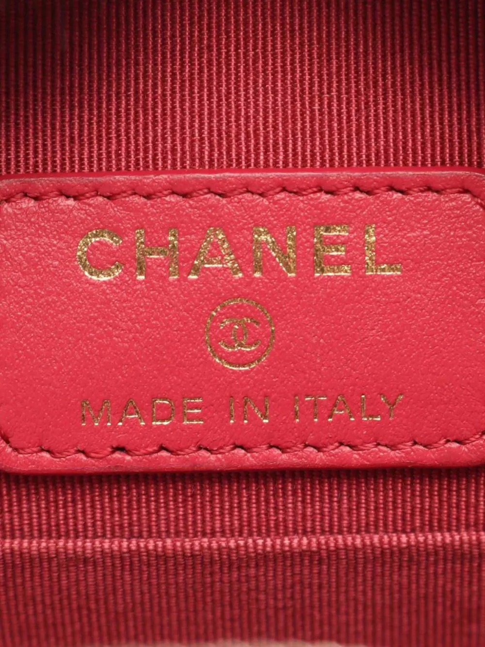 Pre-owned Chanel 2019 Quilted Caviar Round Clutch With Chain Crossbody Bag In Red